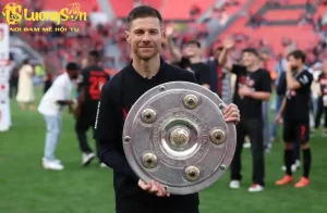 Xabi Alonso rời Leverkusen vào cuối mùa giải